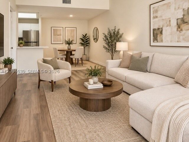 Property Photo: 2027 SE 10th Ave 731 FL 33316