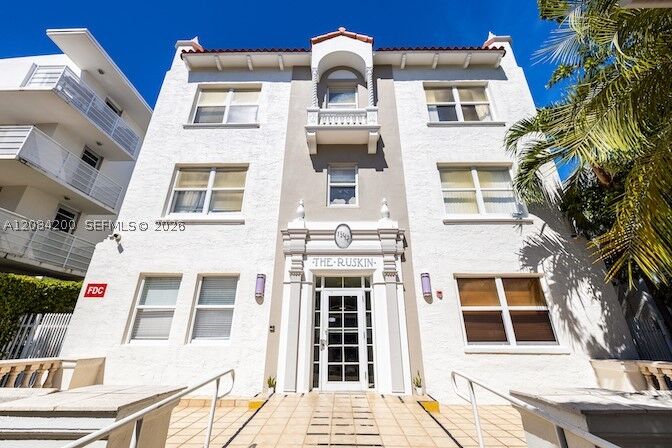 Property Photo:  1542 Drexel Ave 302  FL 33139 