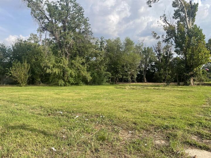 Property Photo:  562 2nd St  TX 77701 