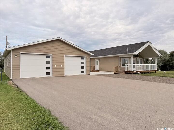 Property Photo:  337 Railway Avenue  SK S0H 0L0 