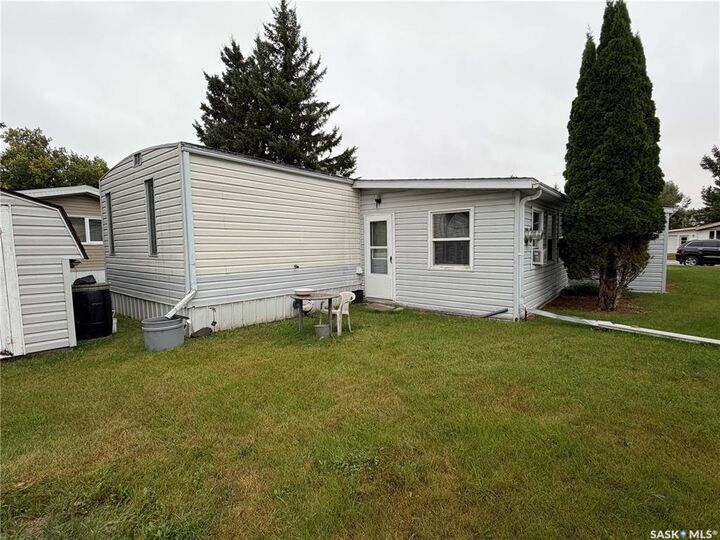 Property Photo:  60 Appleton Drive  SK S3N 3E3 
