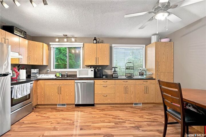 Property Photo:  1614 Arlington Avenue  SK S7H 2Y5 