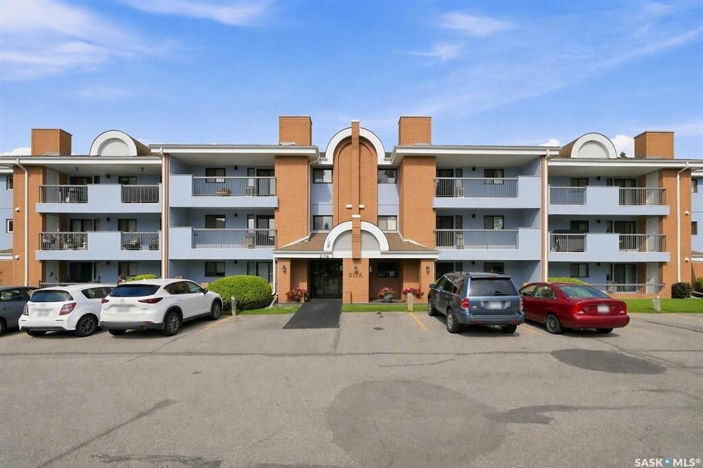 Property Photo:  217A Cree Place 307  SK S7K 7Z3 