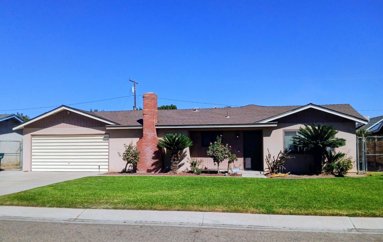 Property Photo: 1198 S Salome Street CA 93274