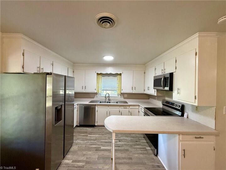 Property Photo: 316 Old Hollow Road NC 27105