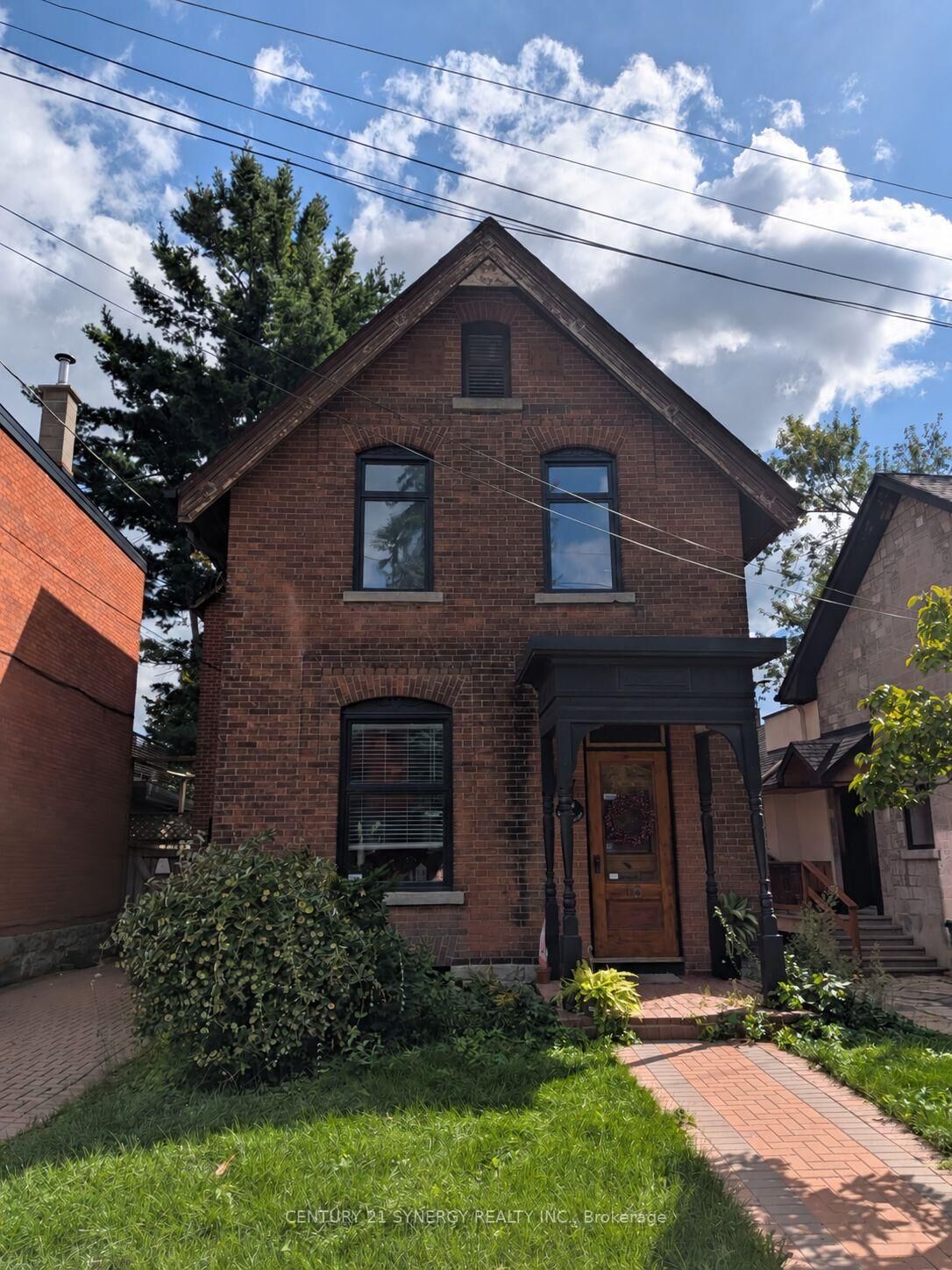 Photo de la propriété:  18 Wilton Crescent  ON K1S 2T5 