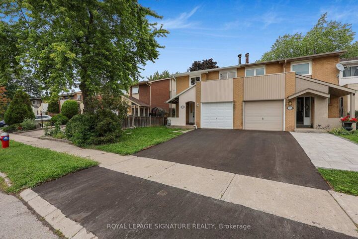Property Photo:  5950 Chidham Crescent  ON L5N 2R9 