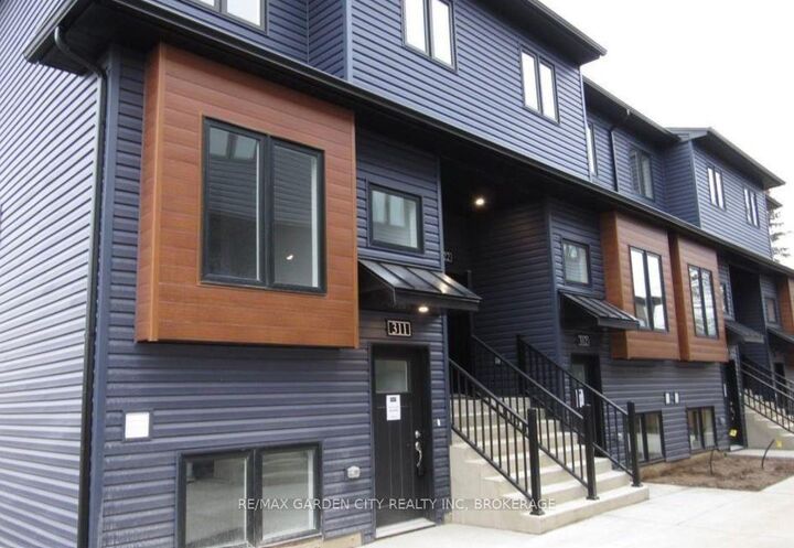 Property Photo:  781 Clare Avenue 322  ON L3C 0K1 