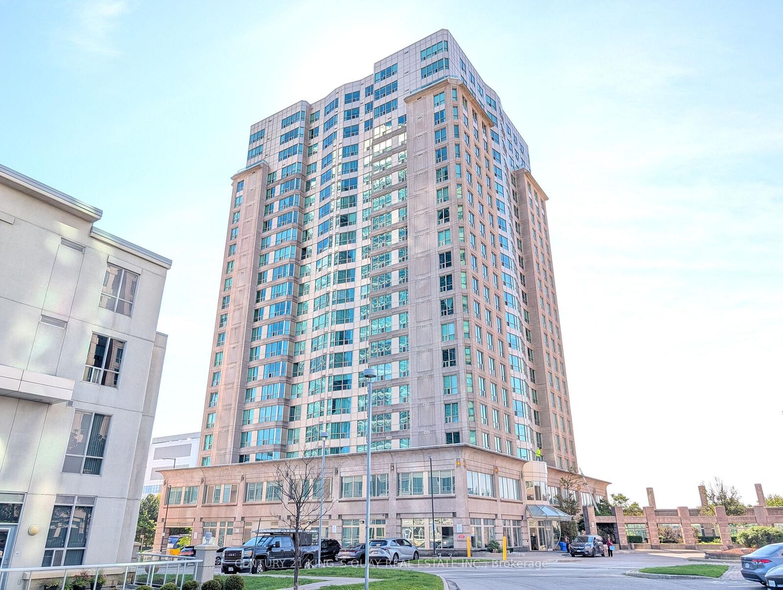Property Photo:  8 Lee Centre Drive 1701  ON M1H 3H8 