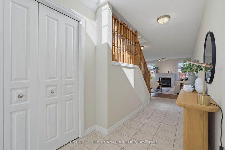 Property Photo: 1748 Ennismore Crescent ON N6G 5N2