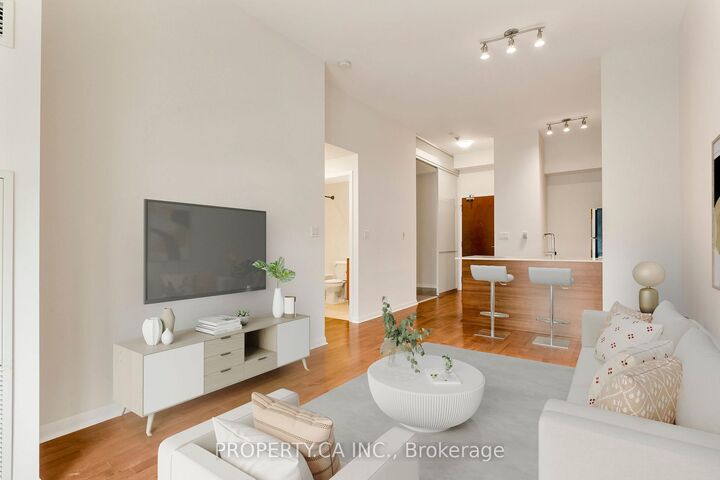 Property Photo:  3391 Bloor Street W 703  ON M8X 1G3 