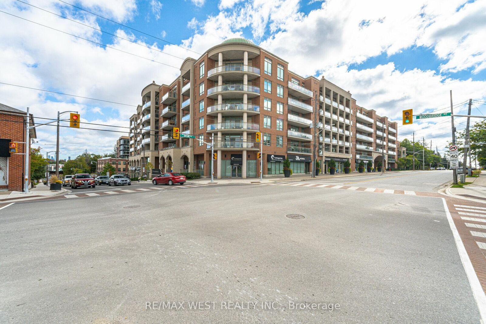 Property Photo:  281 Woodbridge Avenue 509  ON L4L 0C6 
