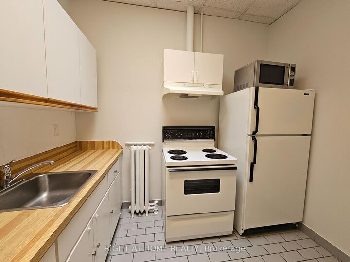 Property Photo:  516 Yonge Street 6  ON M4Y 1X9 