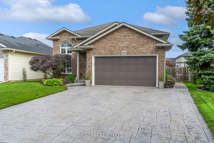 Property Photo: 325 Lea Crescent ON L3C 7J8