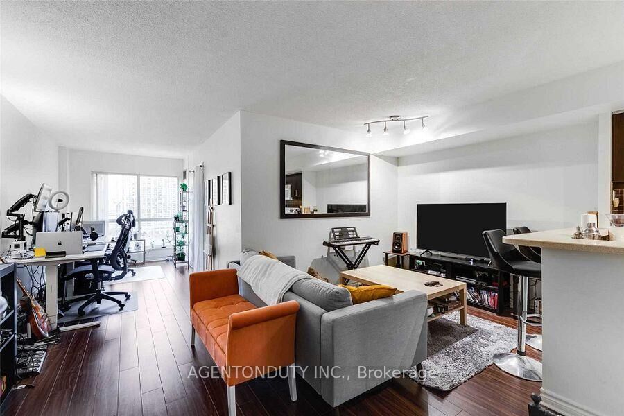Property Photo:  25 The Esplanade N/A 1122  ON M5E 1W5 
