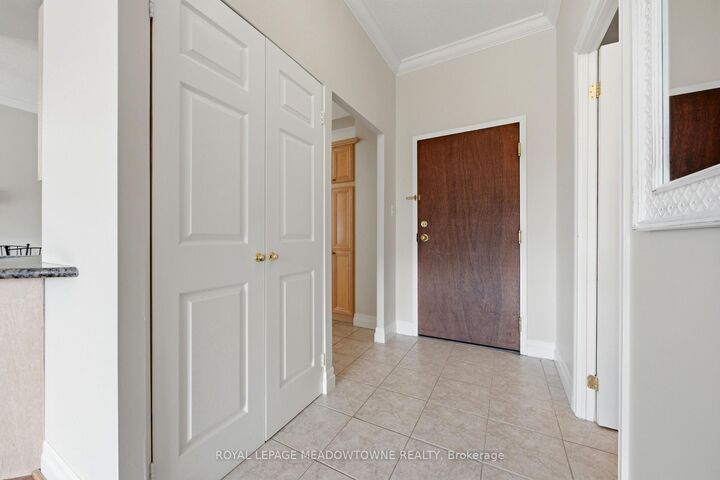 Property Photo:  24 Chapel Street Ph02  ON L7G 6A7 