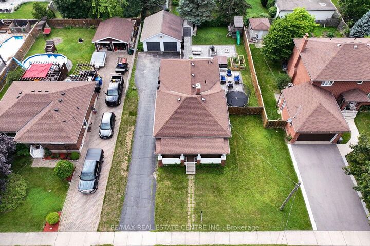 Property Photo:  33 Miles Street  ON L9T 1E5 