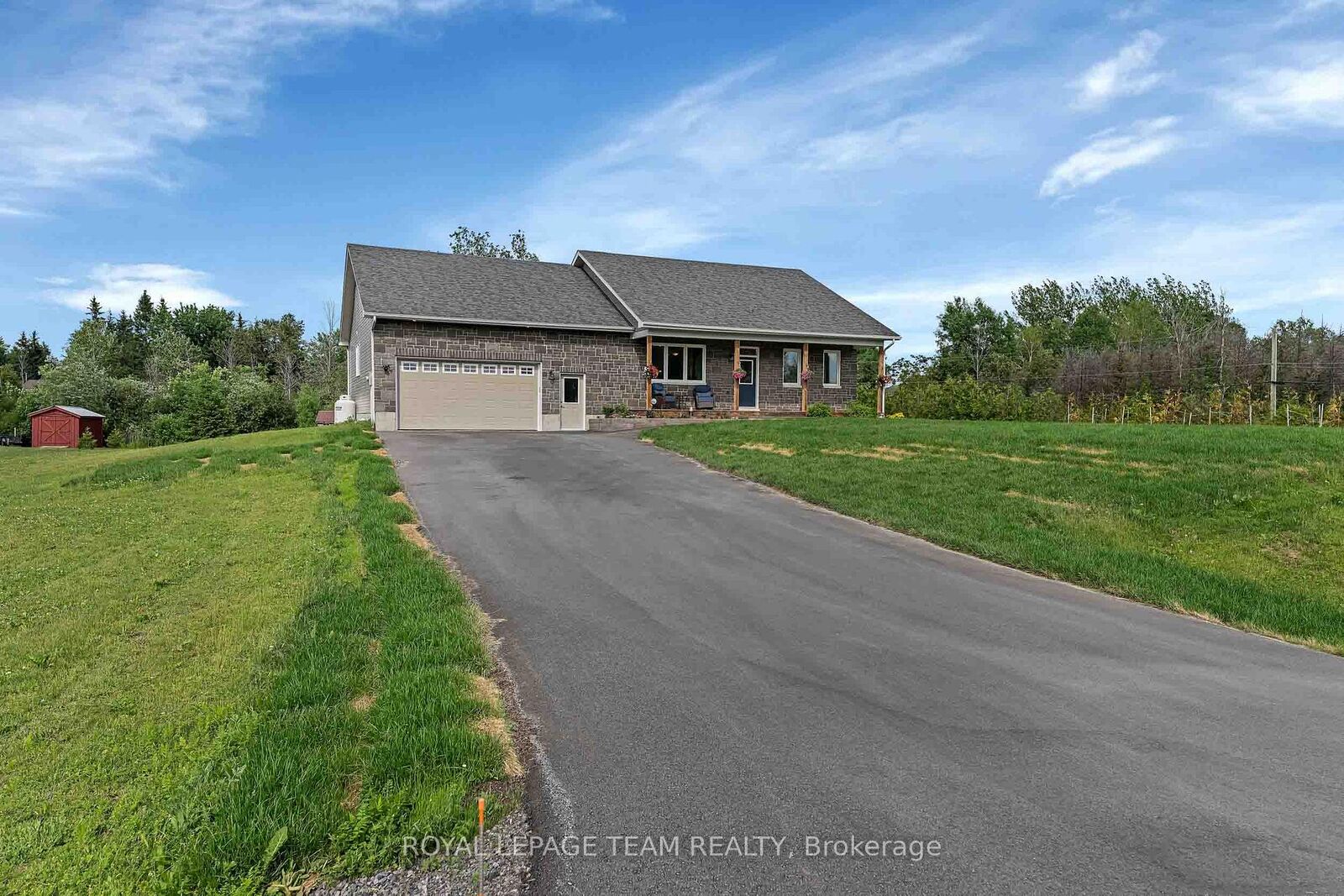 Property Photo: 101 Stirling Crescent ON K0G 1J0