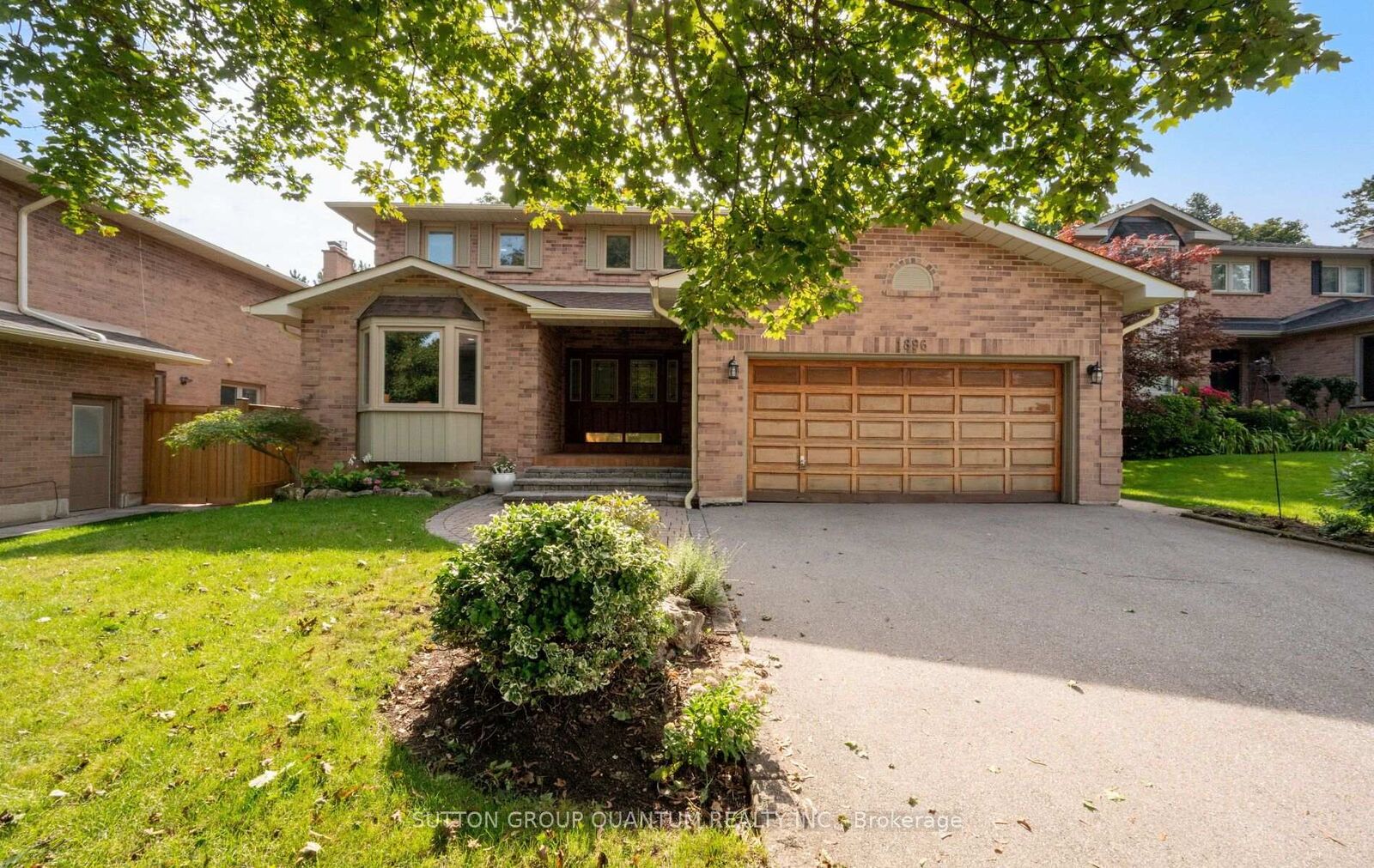 Property Photo:  1896 Stoneybrook Court  ON L5L 3W2 