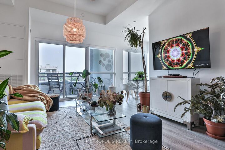 Property Photo:  25 Neighbourhood Lane 703  ON M8Y 0C4 