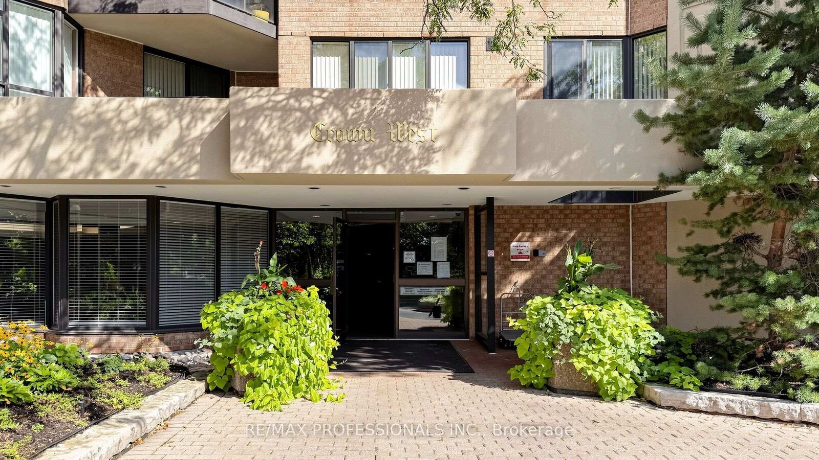 Property Photo:  20 Cherrytree Drive 1107  ON L6Y 3V1 