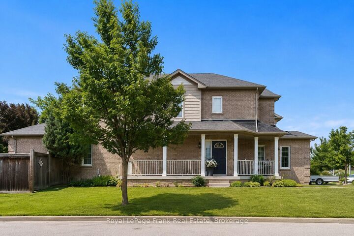 Property Photo:  1340 Wadebridge Crescent  ON L1K 3B2 