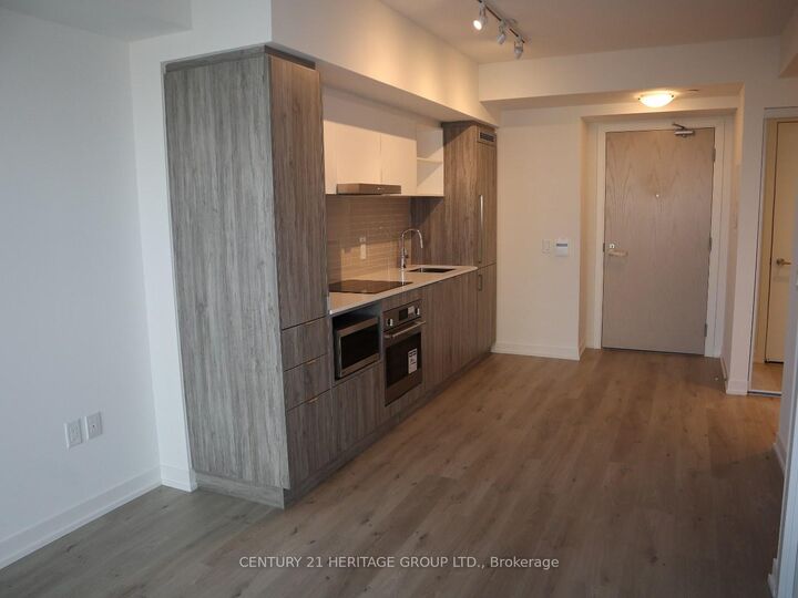 Property Photo:  138 Downes Street 2705  ON M5E 0E4 