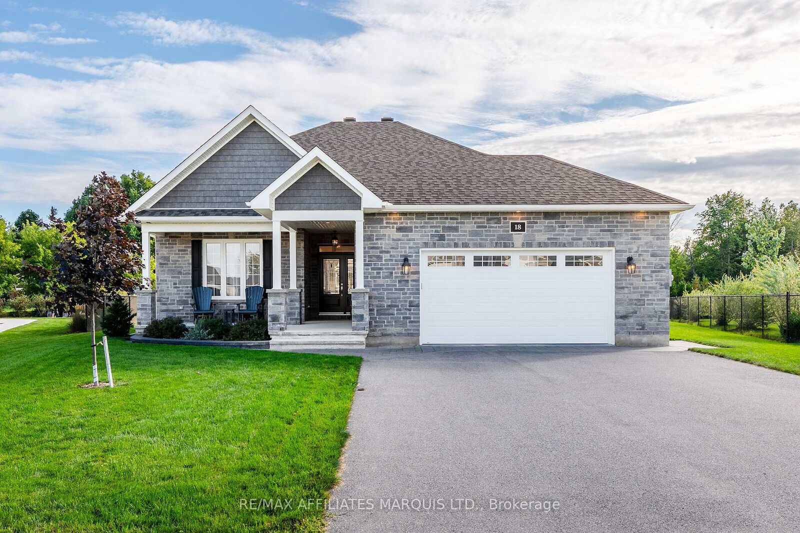 Property Photo:  18 Hilda Street  ON K0C 1P0 