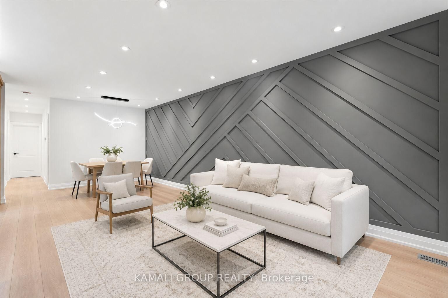 Property Photo:  63 Walter Avenue Main  ON L3Y 2T4 