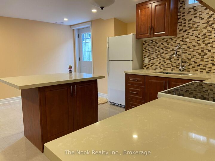 Property Photo:  101 Glenabbey Drive  ON L1E 2B6 