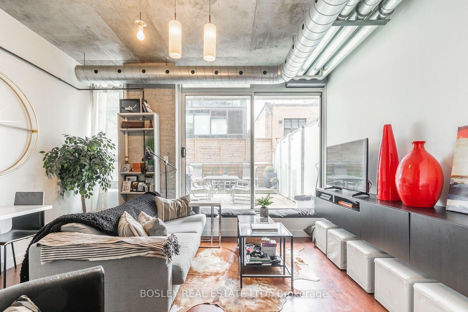 Property Photo:  32 Stewart Street 203  ON M5V 3T2 