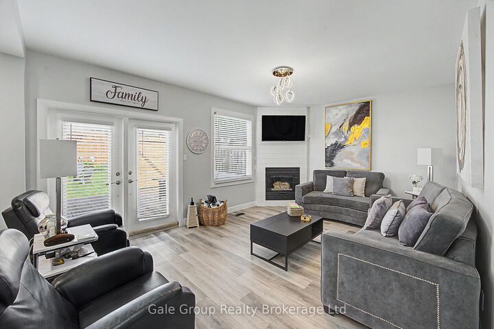 Property Photo:  667 Springbank Avenue N  ON N4T 1E3 