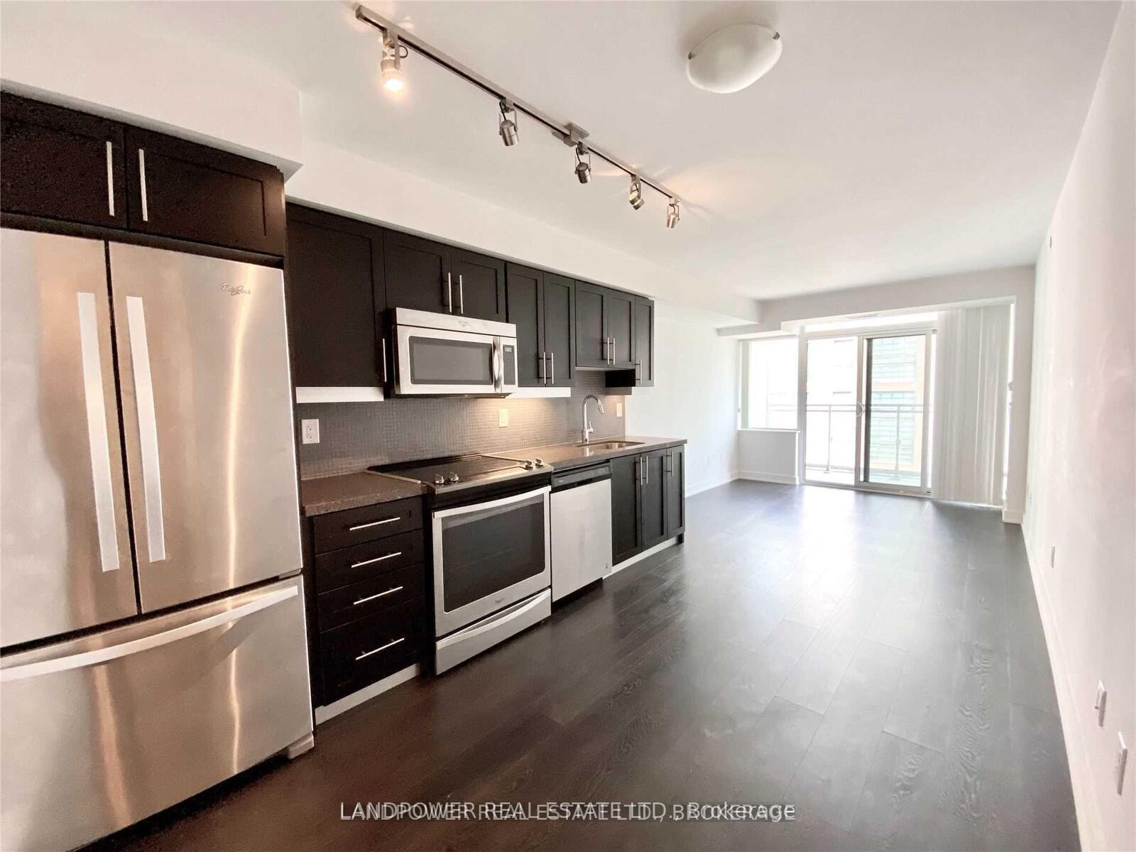 Property Photo:  525 Adelaide Street W 1122  ON M5V 0N7 