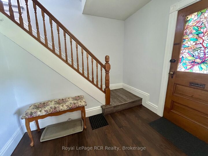 Property Photo:  962 7th Avenue E  ON N4K 2Y8 