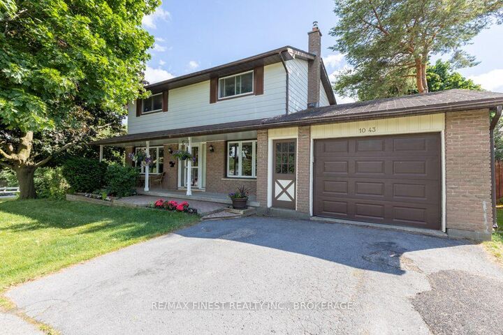 Property Photo: 1043 Lincoln Drive ON K7M 4Z3
