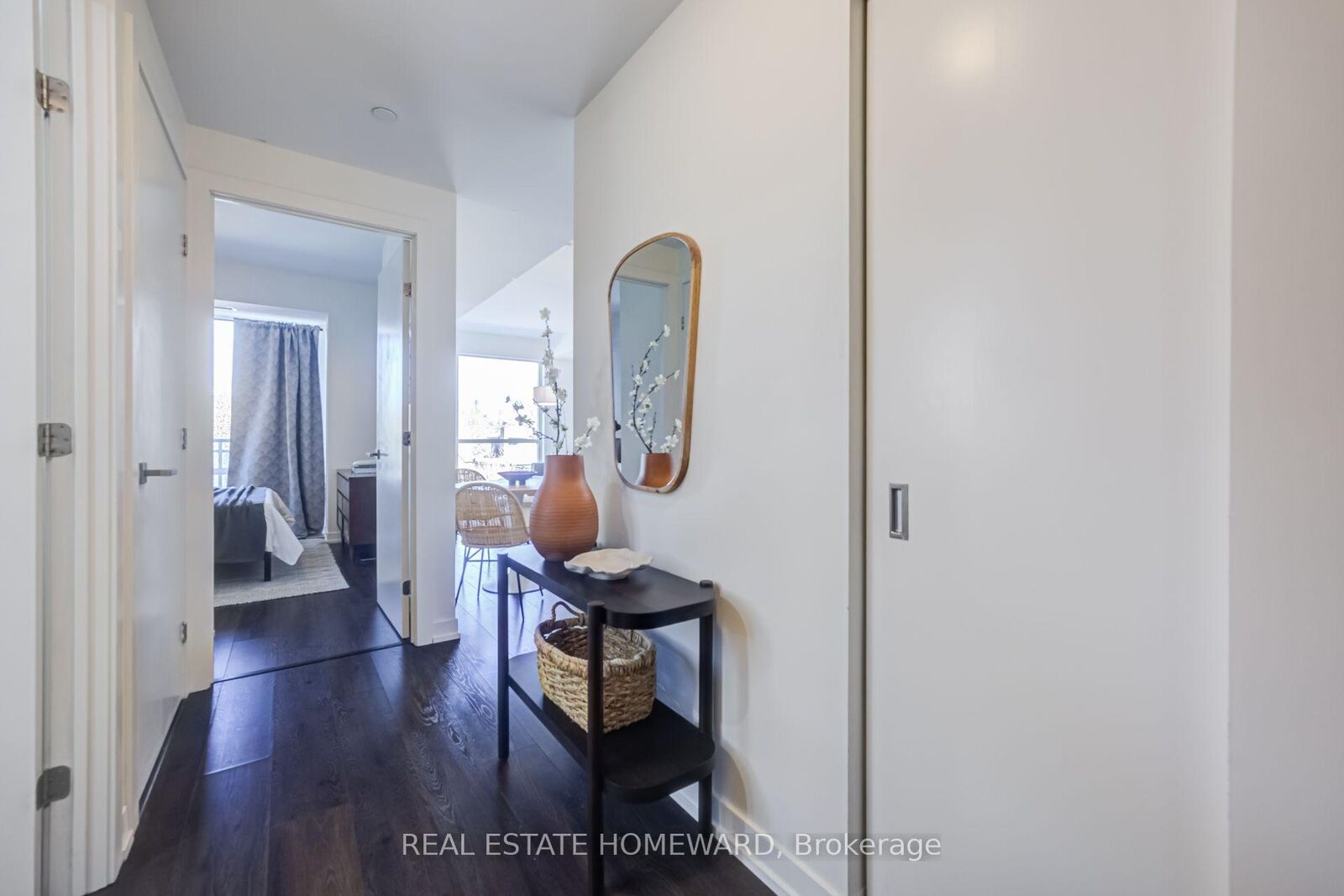 Property Photo:  223 St Clair Avenue W 309  ON M4V 1R3 