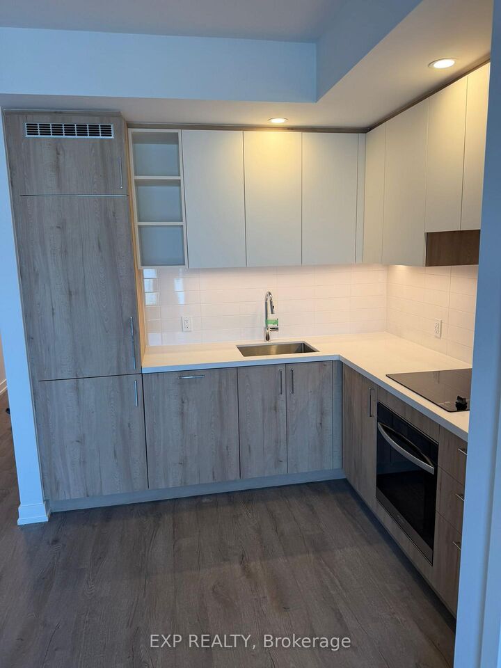 Property Photo:  