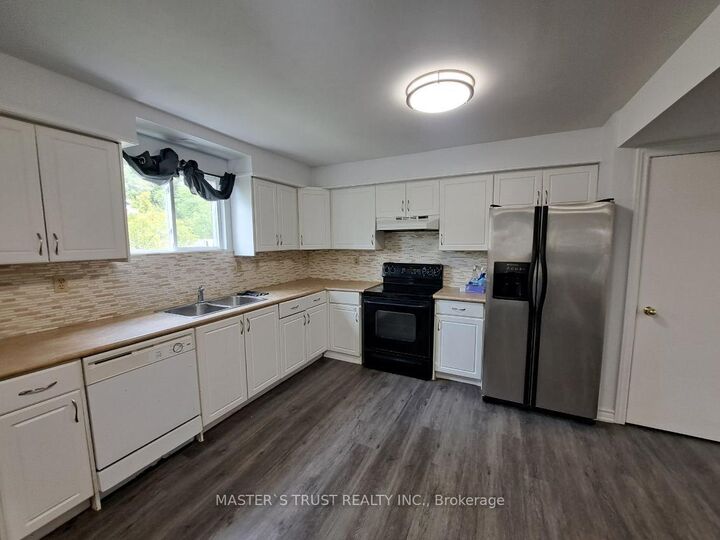 Property Photo:  22 Brennan Avenue 2  ON L4N 3X3 