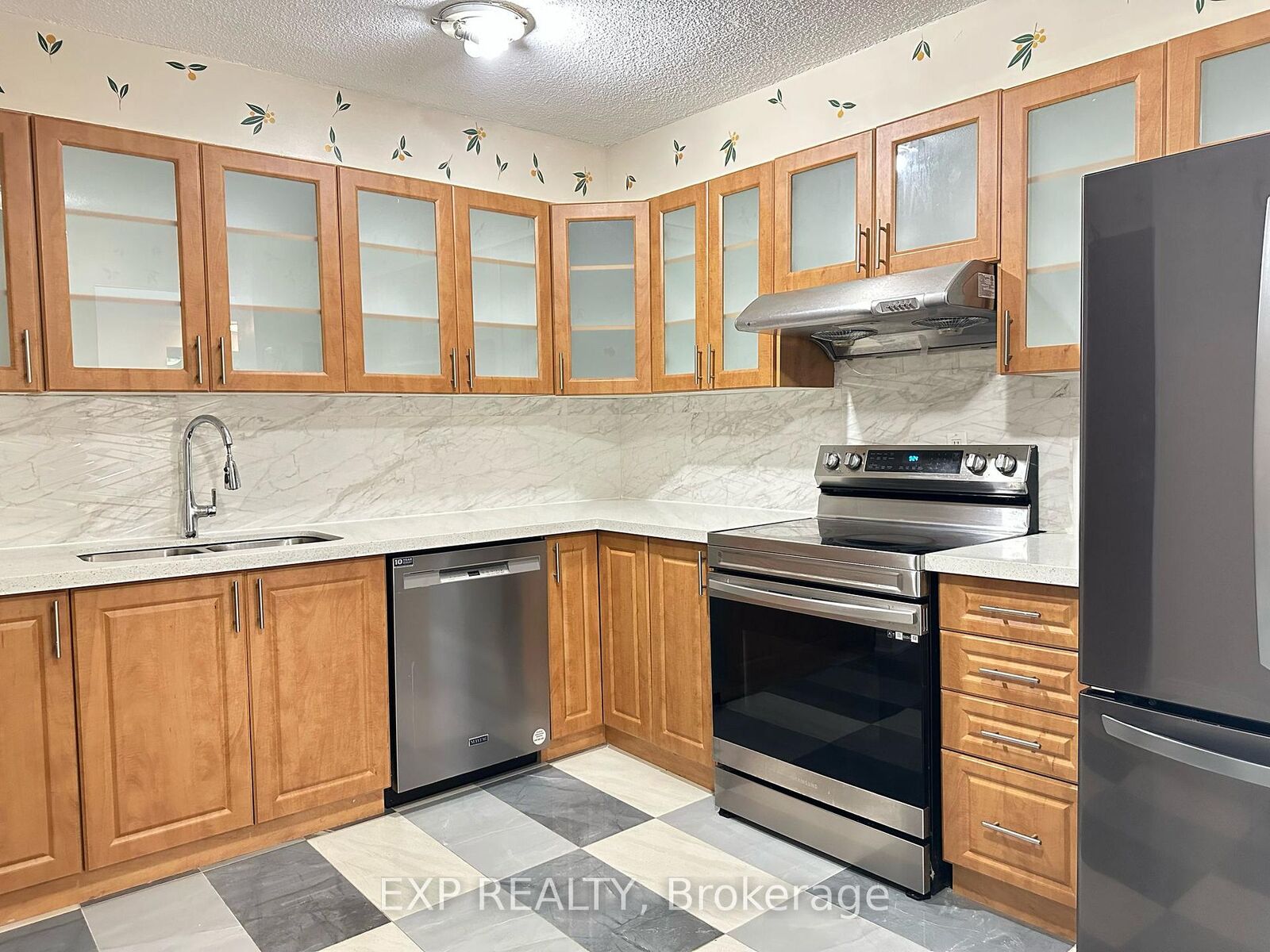 Property Photo:  50 Mississauga Valley 1413  ON L5A 3S2 