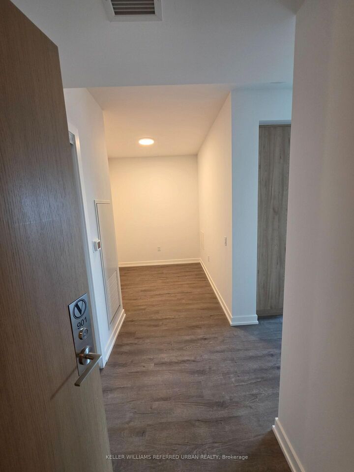 Property Photo:  21 Meadowvale Road 901  ON L4K 0H6 