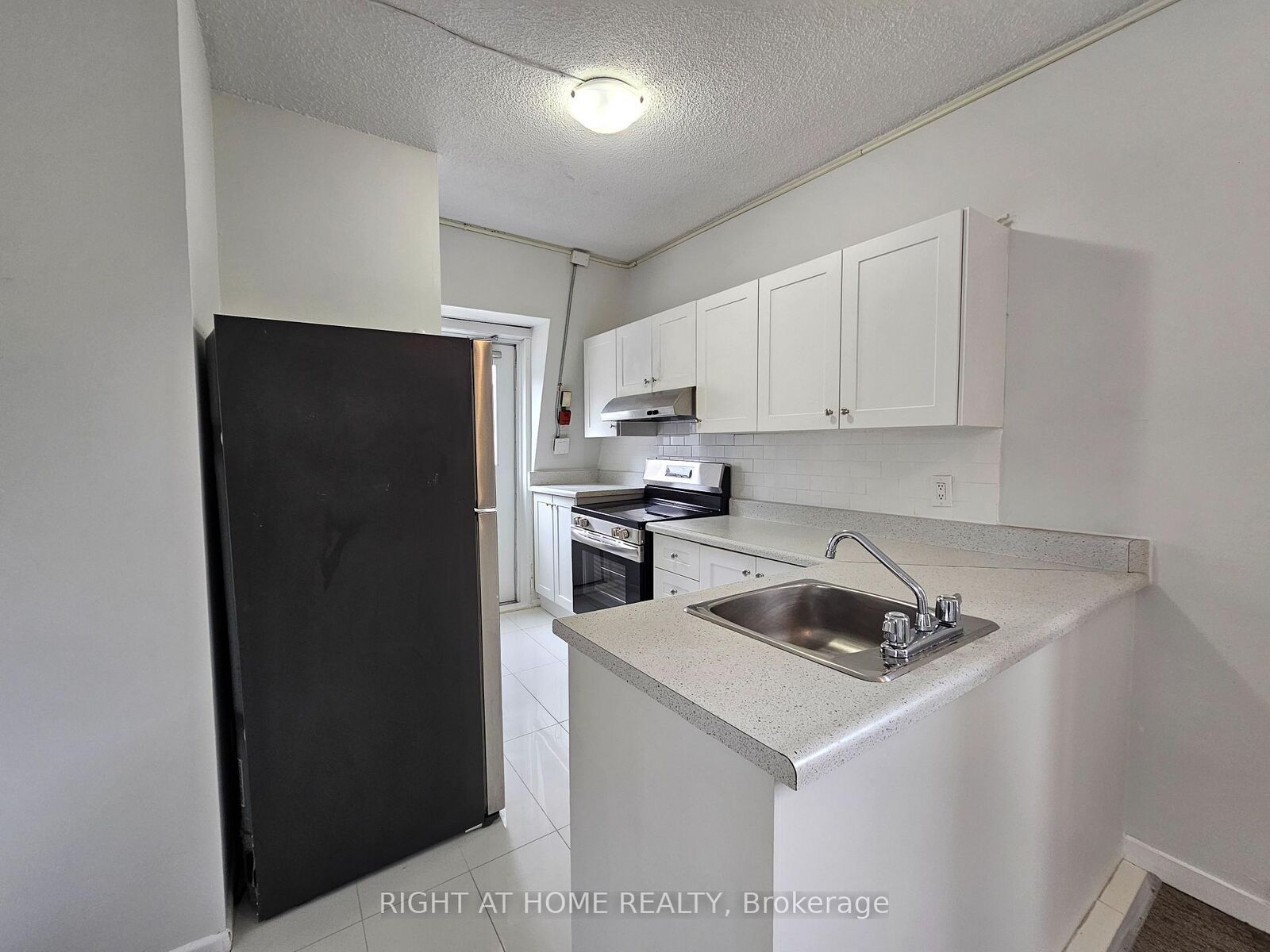 Property Photo:  505 Church Street 302  ON M4Y 1H2 