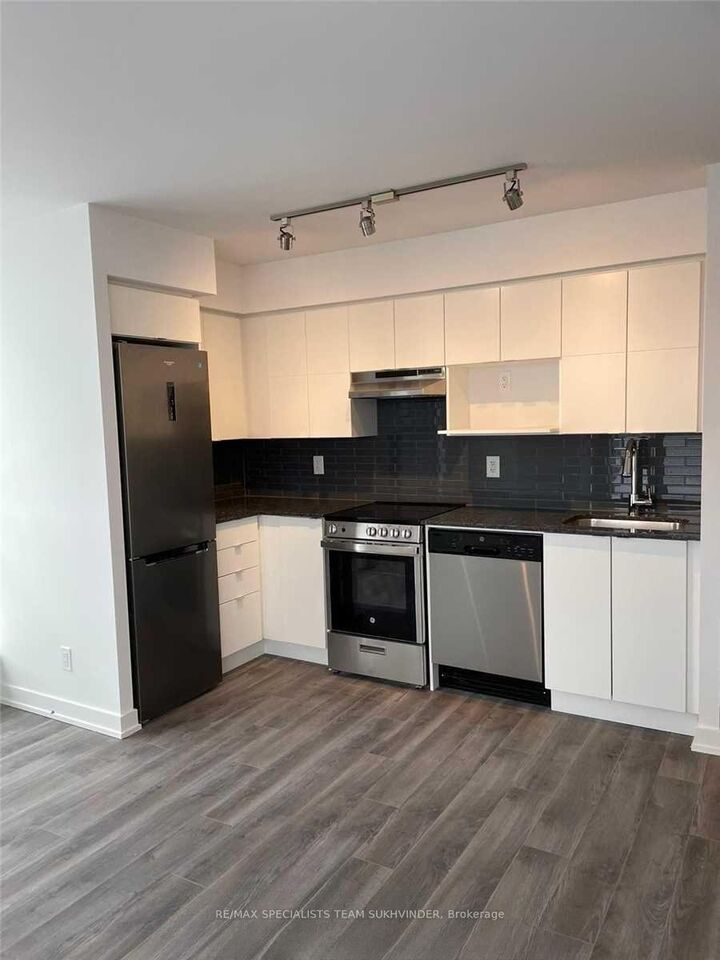 Property Photo: 120 Varna Drive 321 ON M6A 0B3
