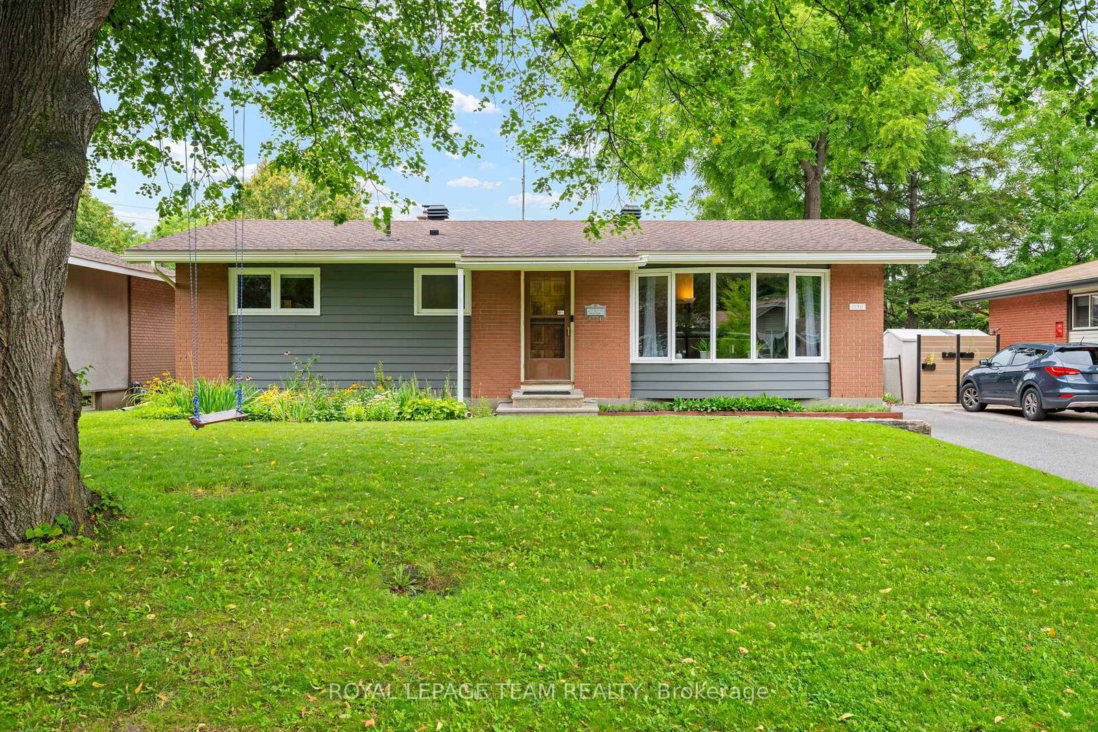 Property Photo:  1130 Parkway Drive  ON K2C 2W2 