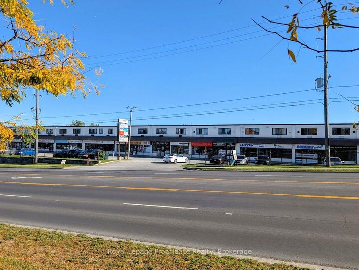 Property Photo:  1837 Lansdowne Street W 17  ON K9K 1R4 