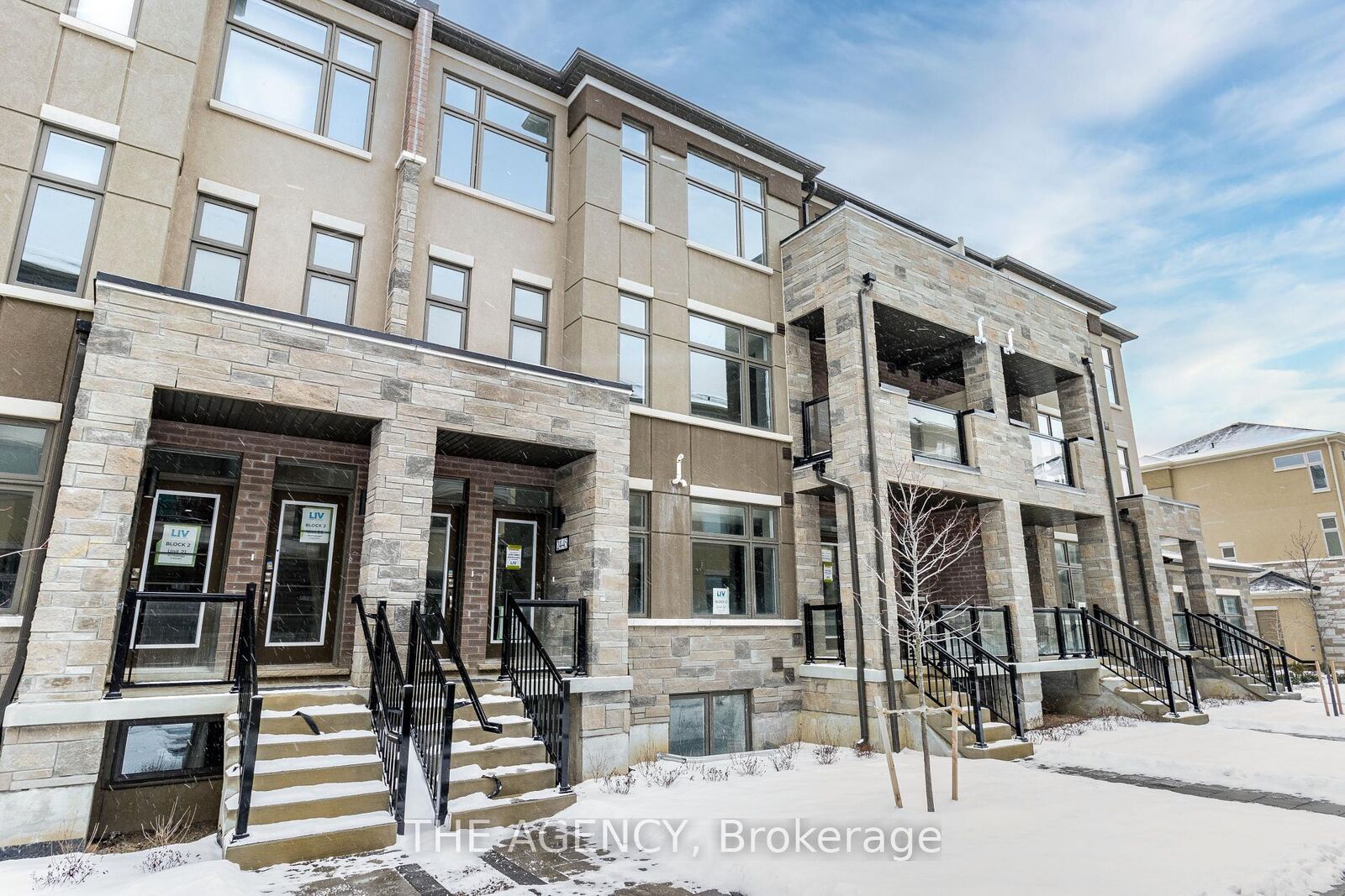Property Photo:  45 Fieldridge Crescent 24  ON L6R 4G6 