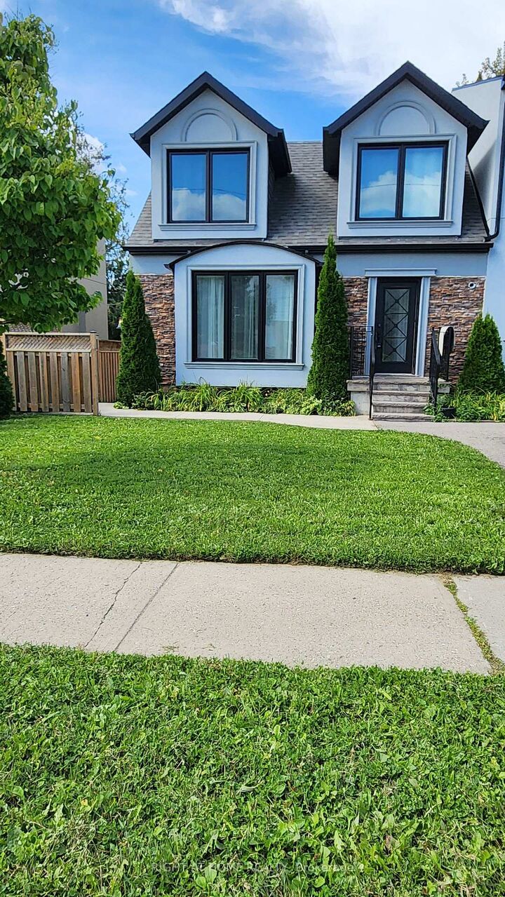Property Photo:  82 Ellington Drive  ON M1R 3Y1 