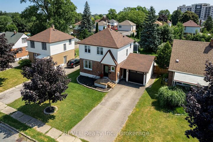 Property Photo: 5682 Hanan Avenue ON L2G 4E6