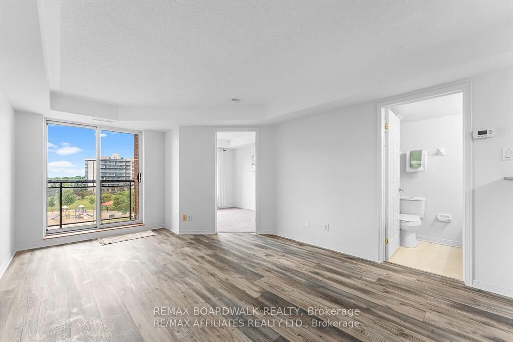 Property Photo:  310 Central Park Drive 5S  ON K2C 4G4 
