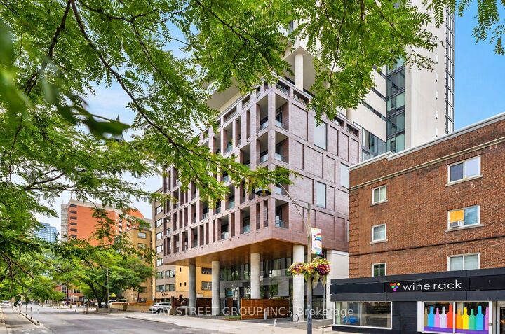 Property Photo:  81 Wellesley Street E 407  ON M4Y 0C5 