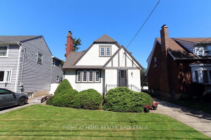 Property Photo:  31 Stuart Avenue  ON L2R 1M8 